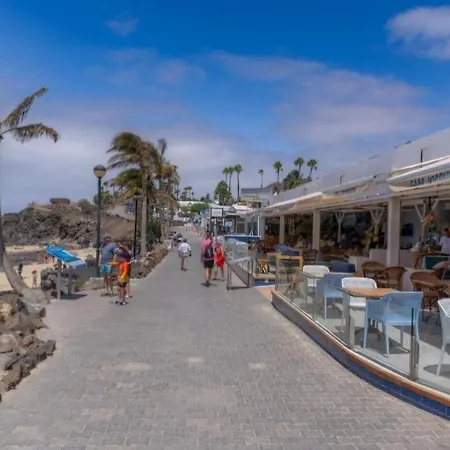 Vista Lobos Flamingo Apartment